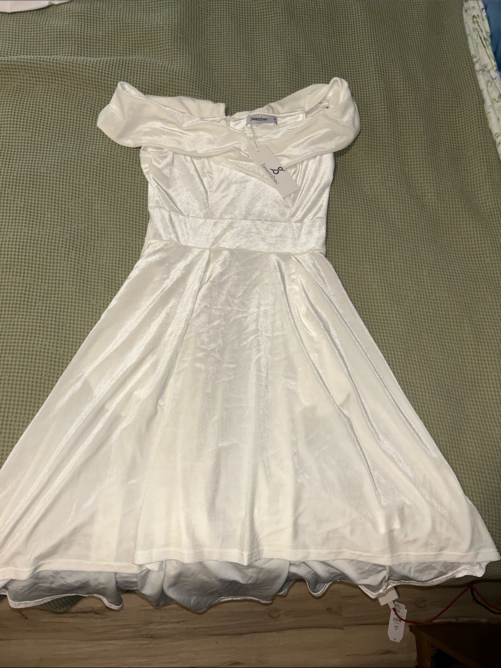 Off-Shoulder High-Low White Dress - Picture 5 of 6